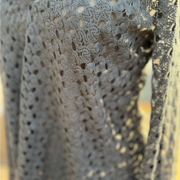 Design Lab Cold Shoulder Blouse - Picture 3 of 7